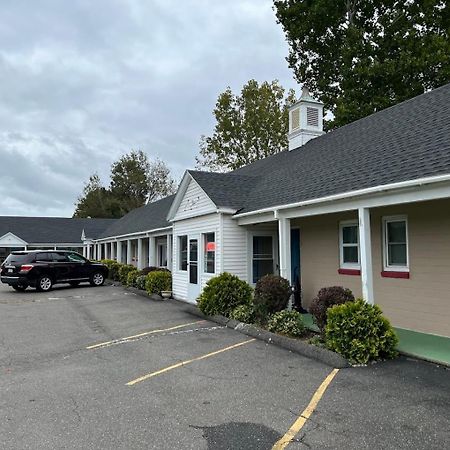 River Valley Inn Hatfield Exterior photo