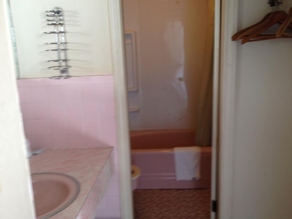 River Valley Inn Hatfield Room photo